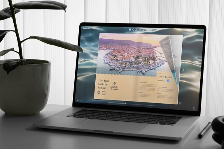 guía interactiva flipbook en un portátil